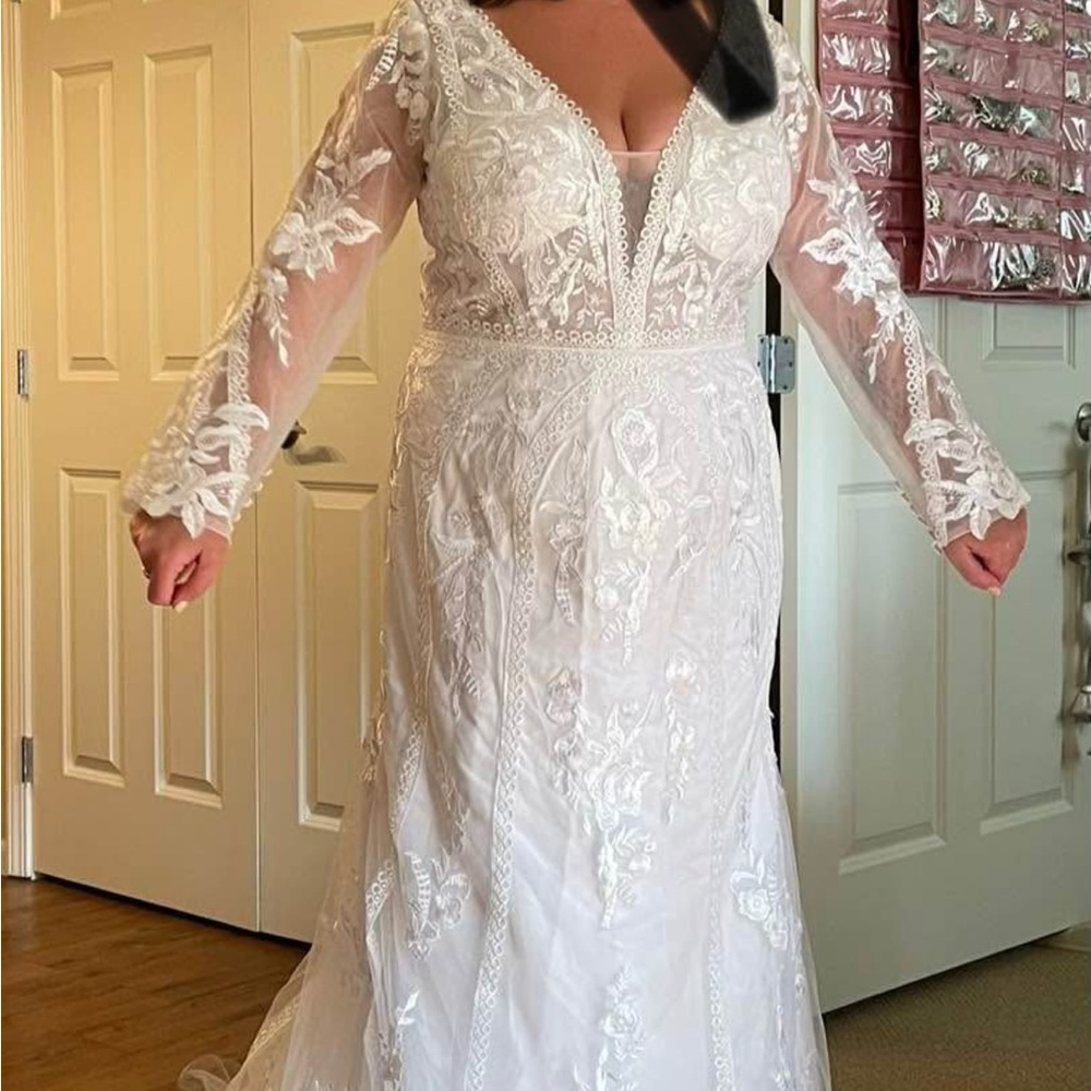 Elegant White Lace Women’s Dress